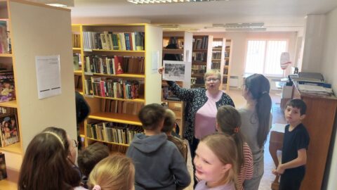 Anderseno pasakų takais: atradimų savaitė Dūkštų bibliotekoje