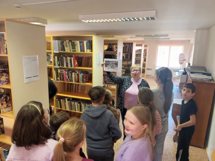 Anderseno pasakų takais: atradimų savaitė Dūkštų bibliotekoje