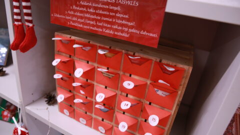 Šventinė edukacija vaikams: kūryba, pasakos ir Kalėdų dvasia bibliotekoje