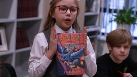 Meilės magija knygų klube (1)