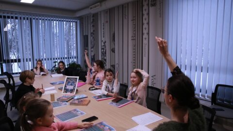 Meilės magija knygų klube – kai istorijos susitinka su kūryba