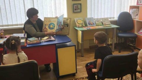 Jaunųjų skaitytojų kelionė Kalvelių bibliotekoje (7)